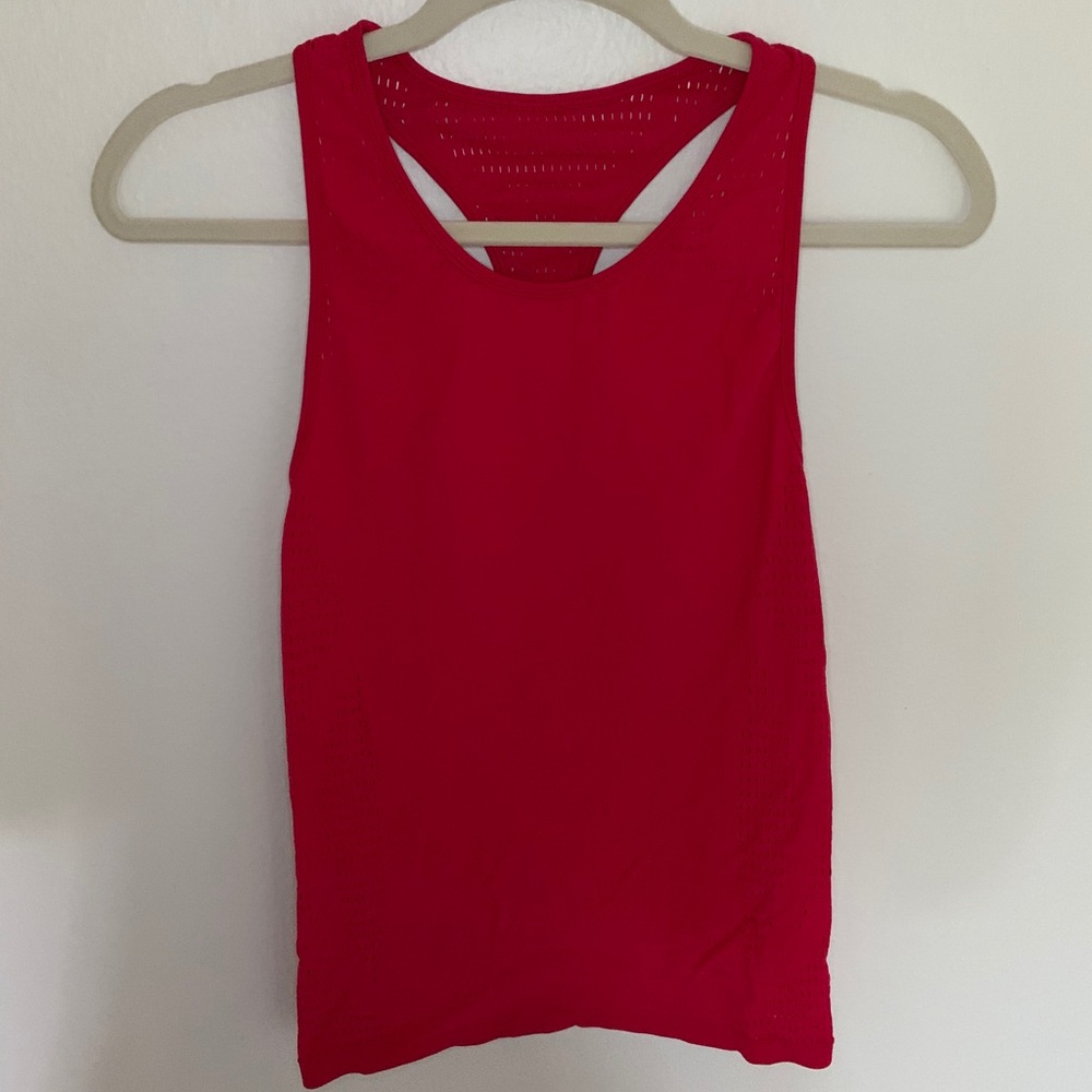 FABLETICS RAZORBACK TANK TOP